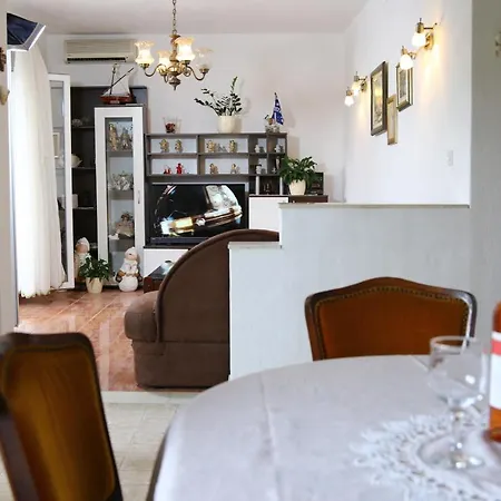 Boro Apartment Splitska