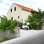 Boro Apartman Splitska